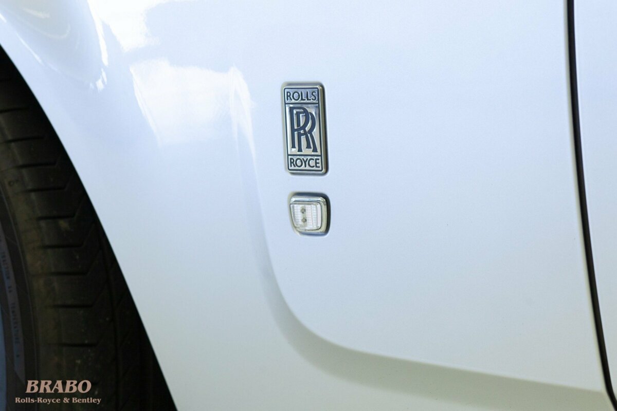 Rolls-Royce Phantom 2003 Contrast Silver