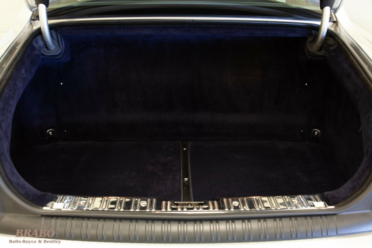 Rolls-Royce Phantom 2003 Contrast Silver