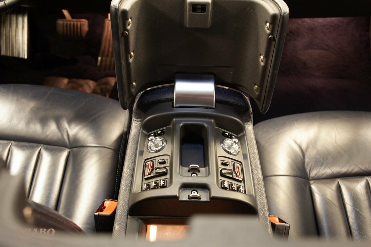 Rolls-Royce Phantom 2003 Contrast Silver