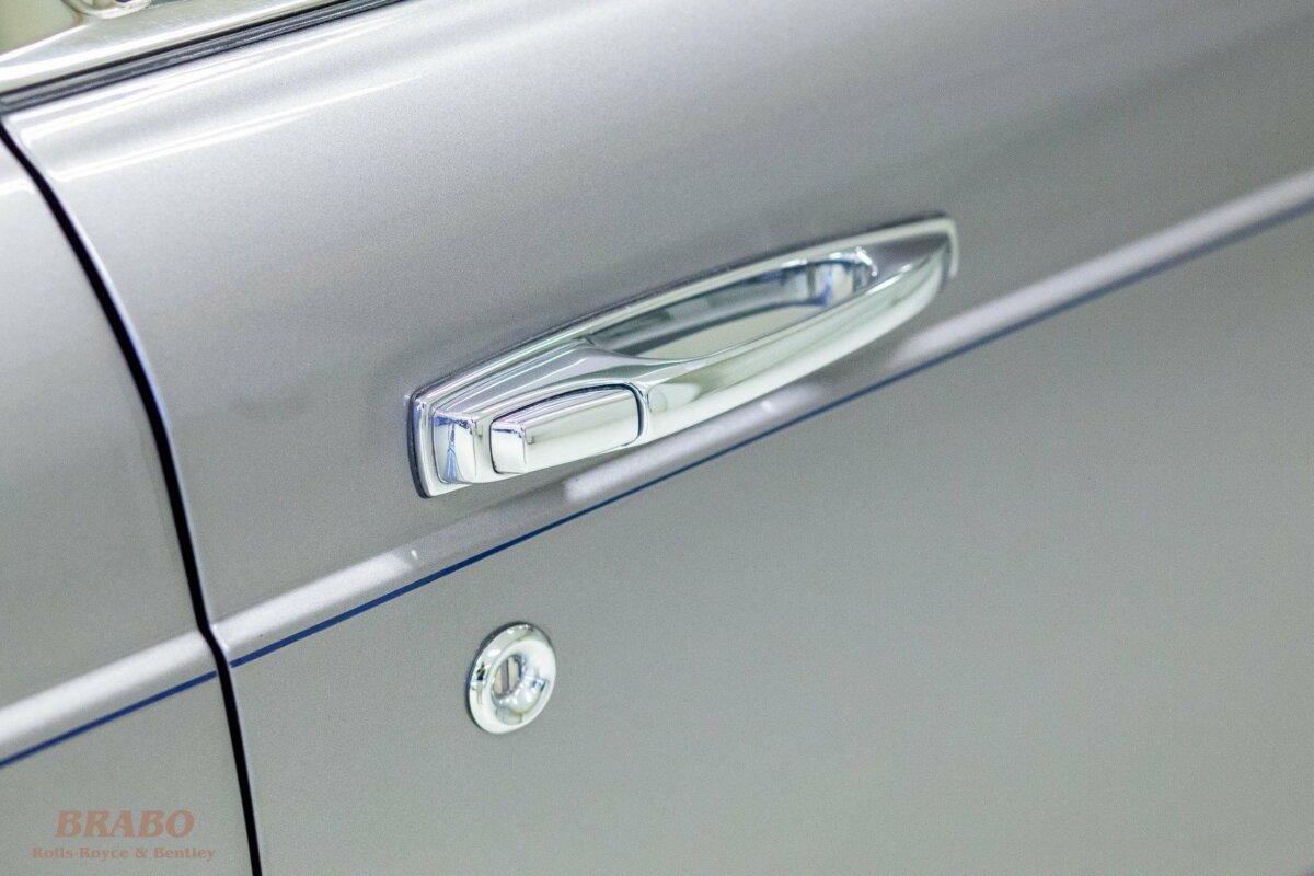 Rolls-Royce Silver Seraph V12 2001 