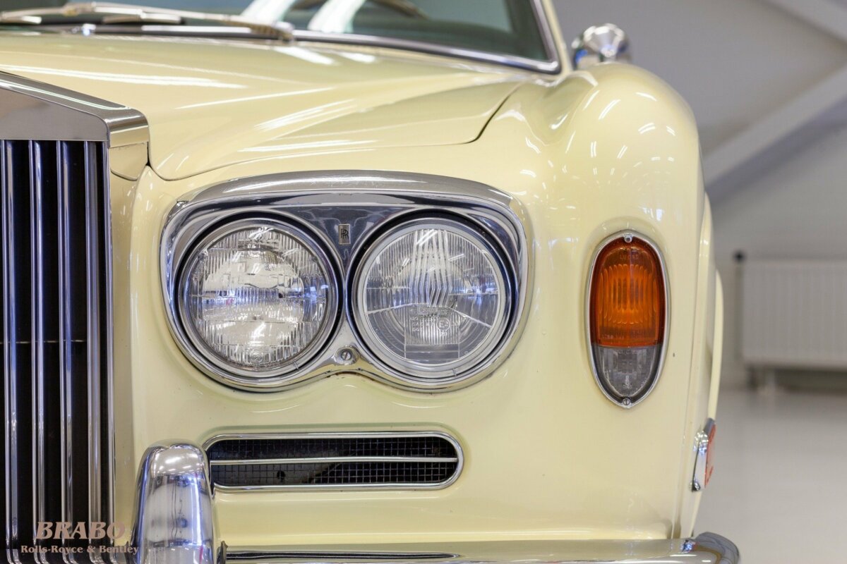 Rolls-Royce Corniche MPW 1971 Chrome Yellow