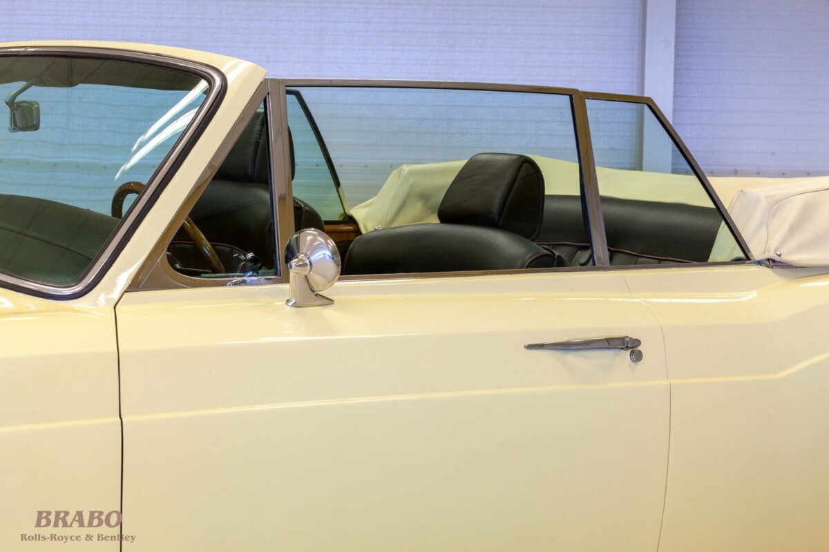 Rolls-Royce Corniche MPW 1971 Chrome Yellow