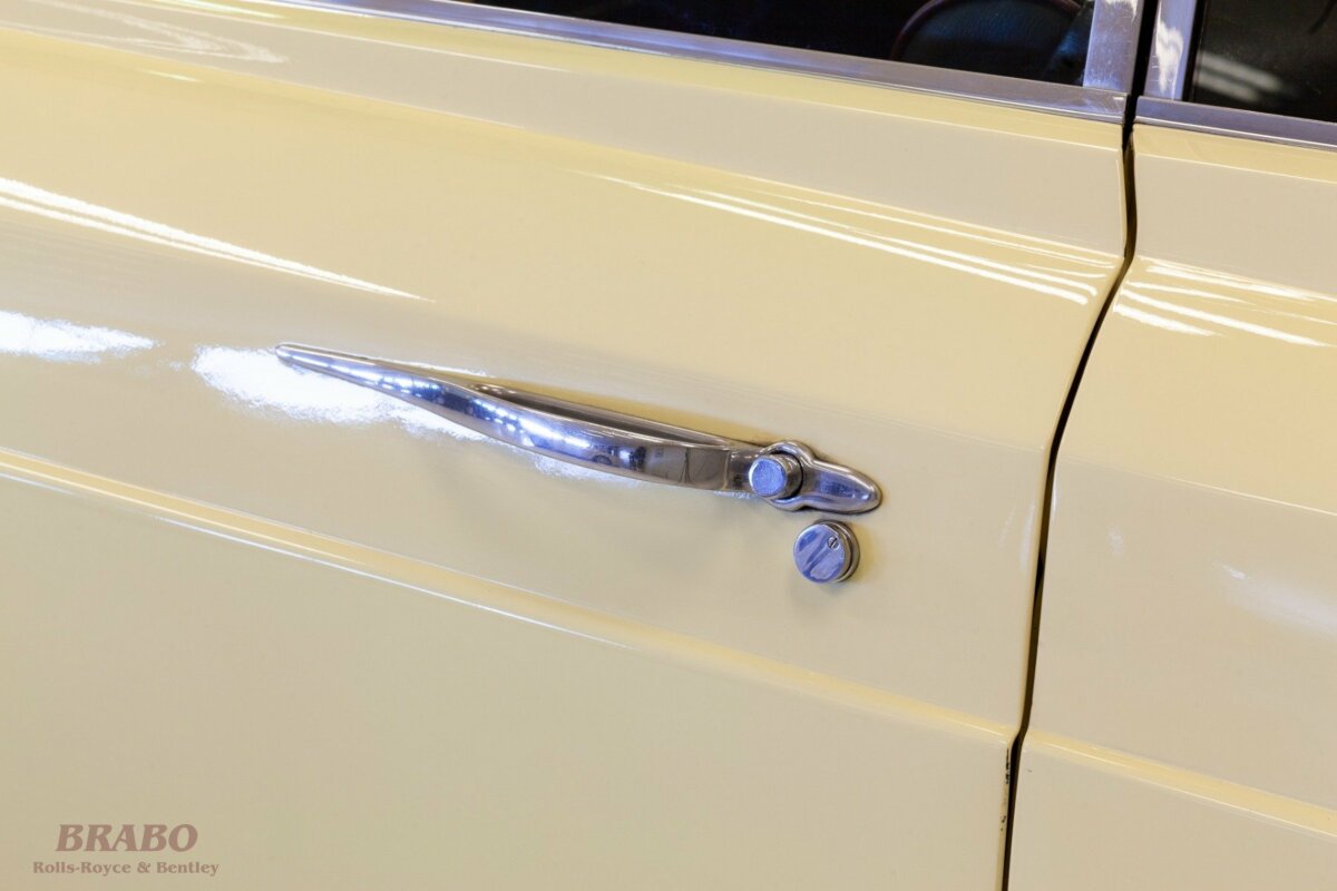 Rolls-Royce Corniche MPW 1971 Chrome Yellow