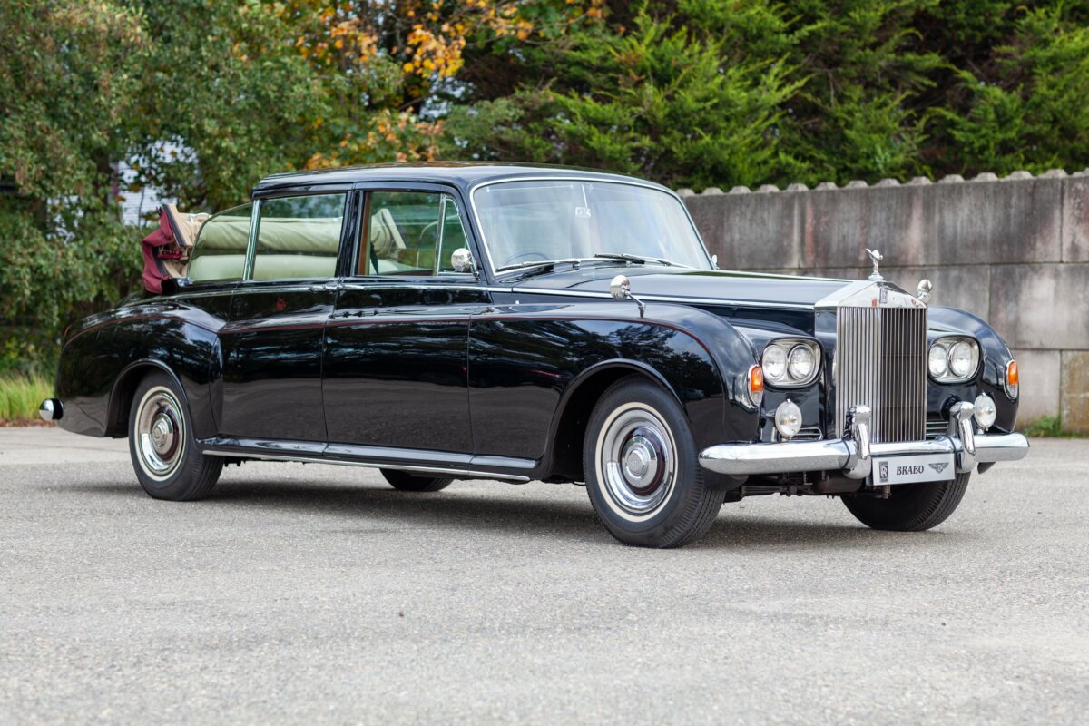 Rolls-Royce Phantom V Landaulette RHD