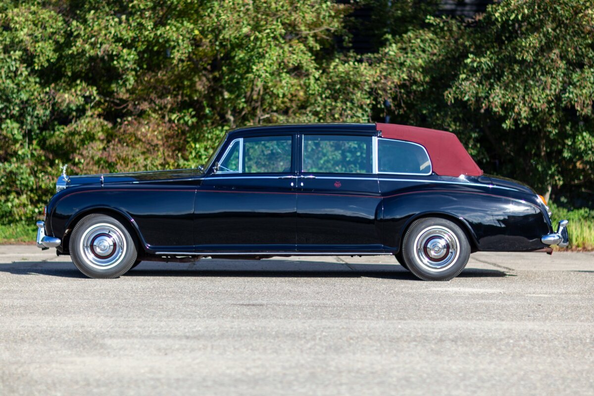 Rolls-Royce Phantom V Landaulette RHD