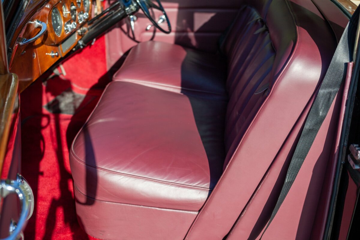 Rolls-Royce Phantom V Landaulette RHD