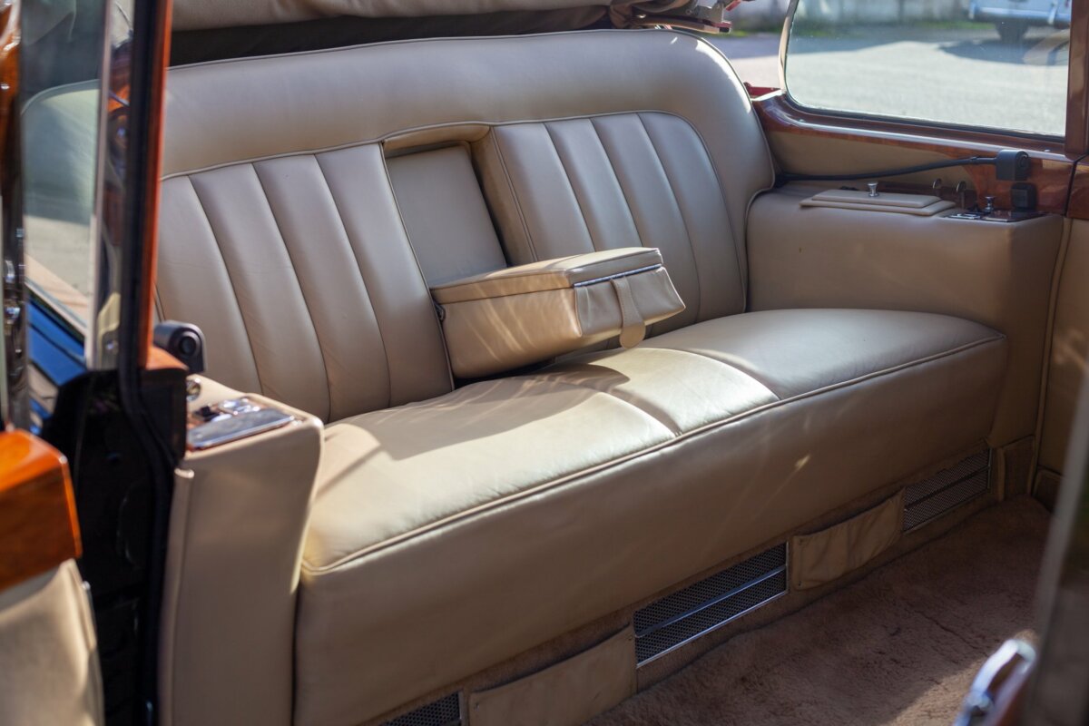 Rolls-Royce Phantom V Landaulette RHD