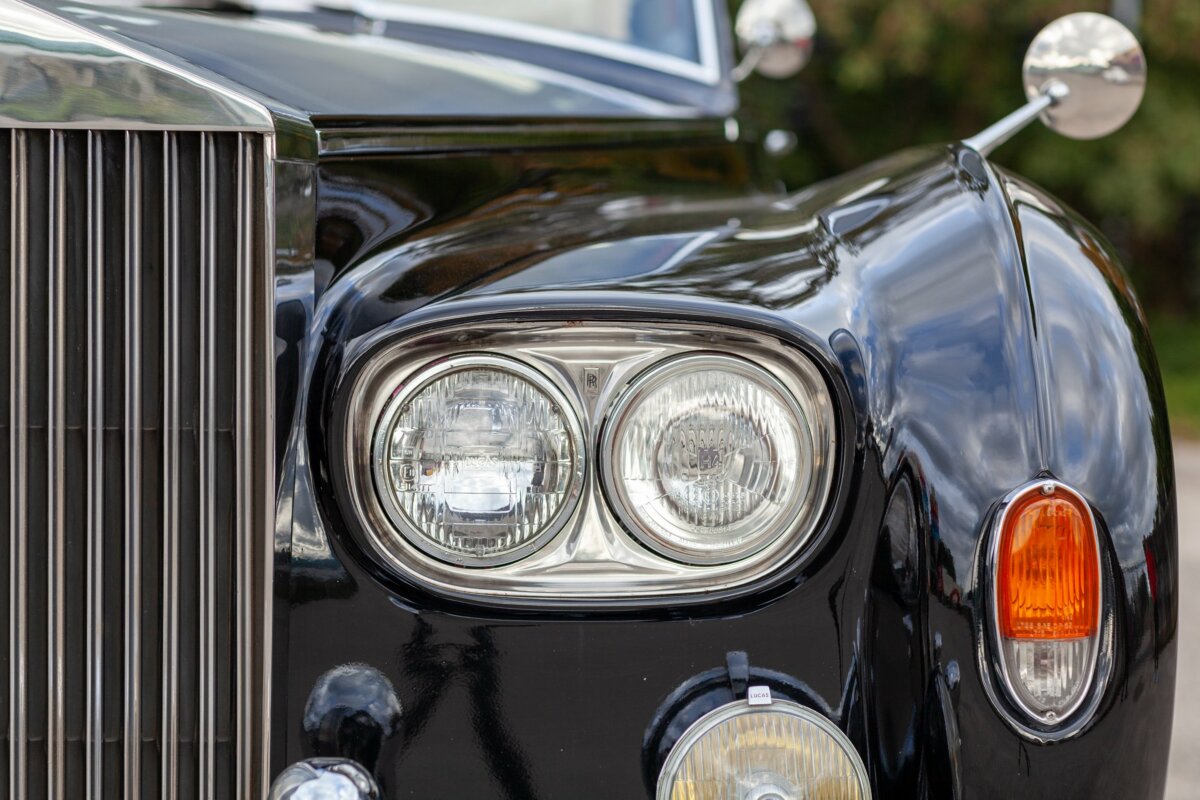 Rolls-Royce Phantom V Landaulette RHD