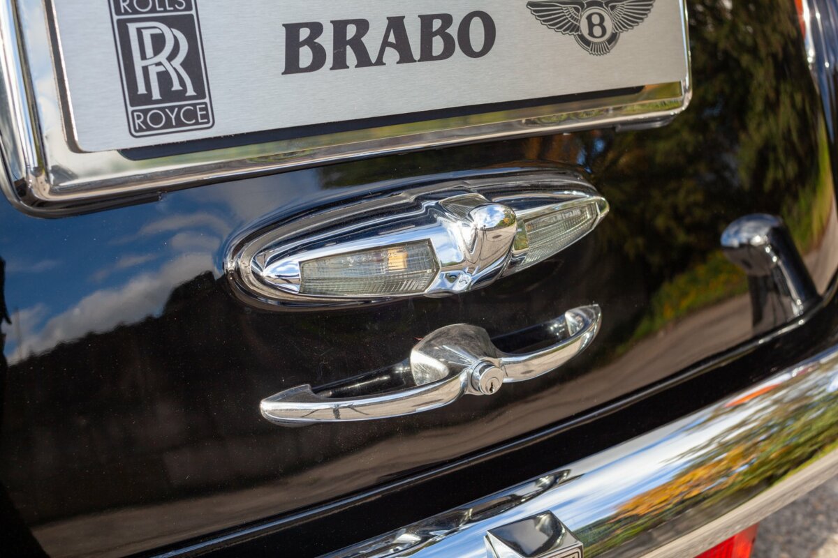 Rolls-Royce Phantom V Landaulette RHD